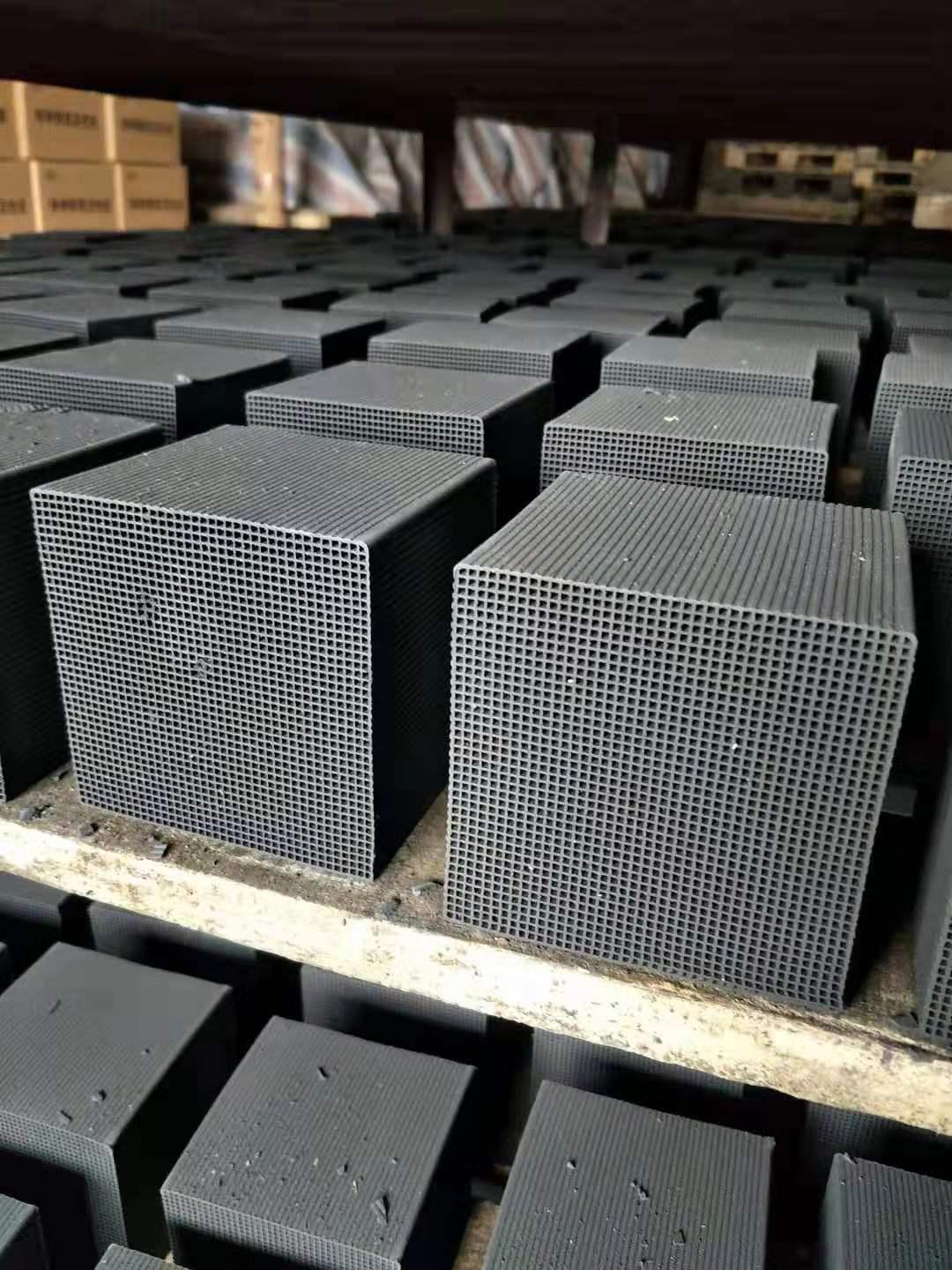 蜂窩<a href='http://m.ss-word.com/hxt/' target='_blank'><u>活性炭生產廠家</u></a>